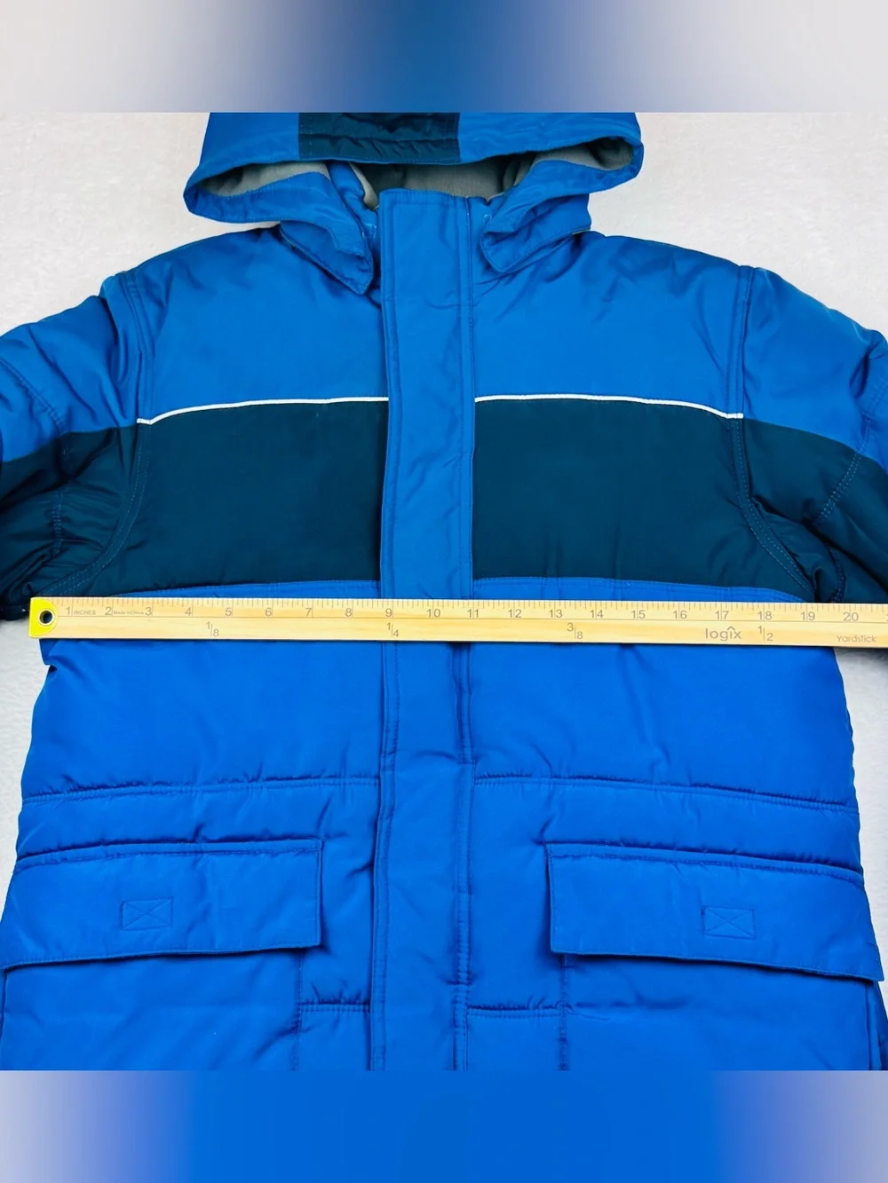 Old Navy Boys Winter Coat. Size XL (14-16). Royal/ Navy Blue. Removable hood.